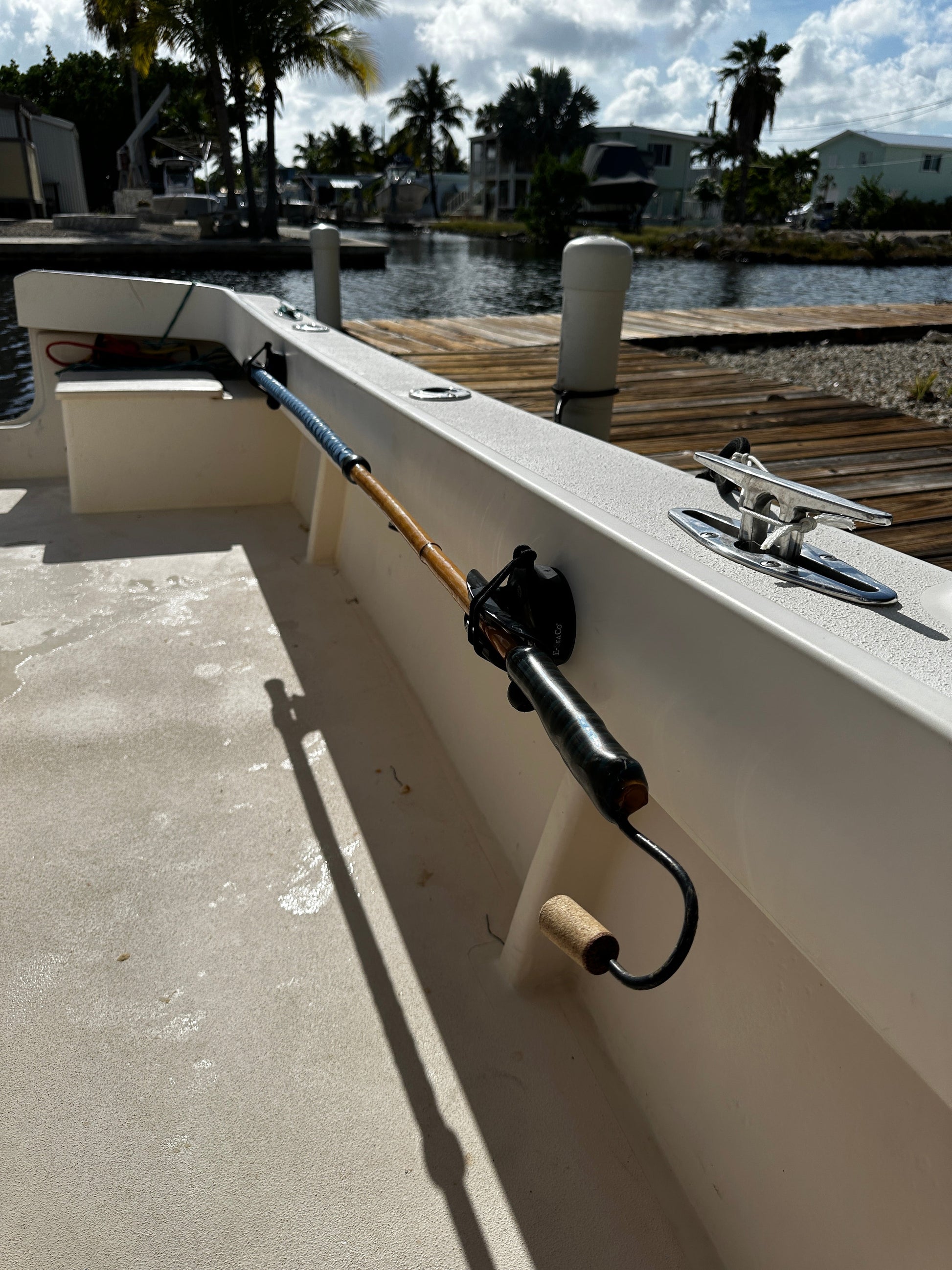 E-Sea Paddle Holder-Suction Mounted Paddle and Utility Clip - Keep Casting Fishing & Outdoors