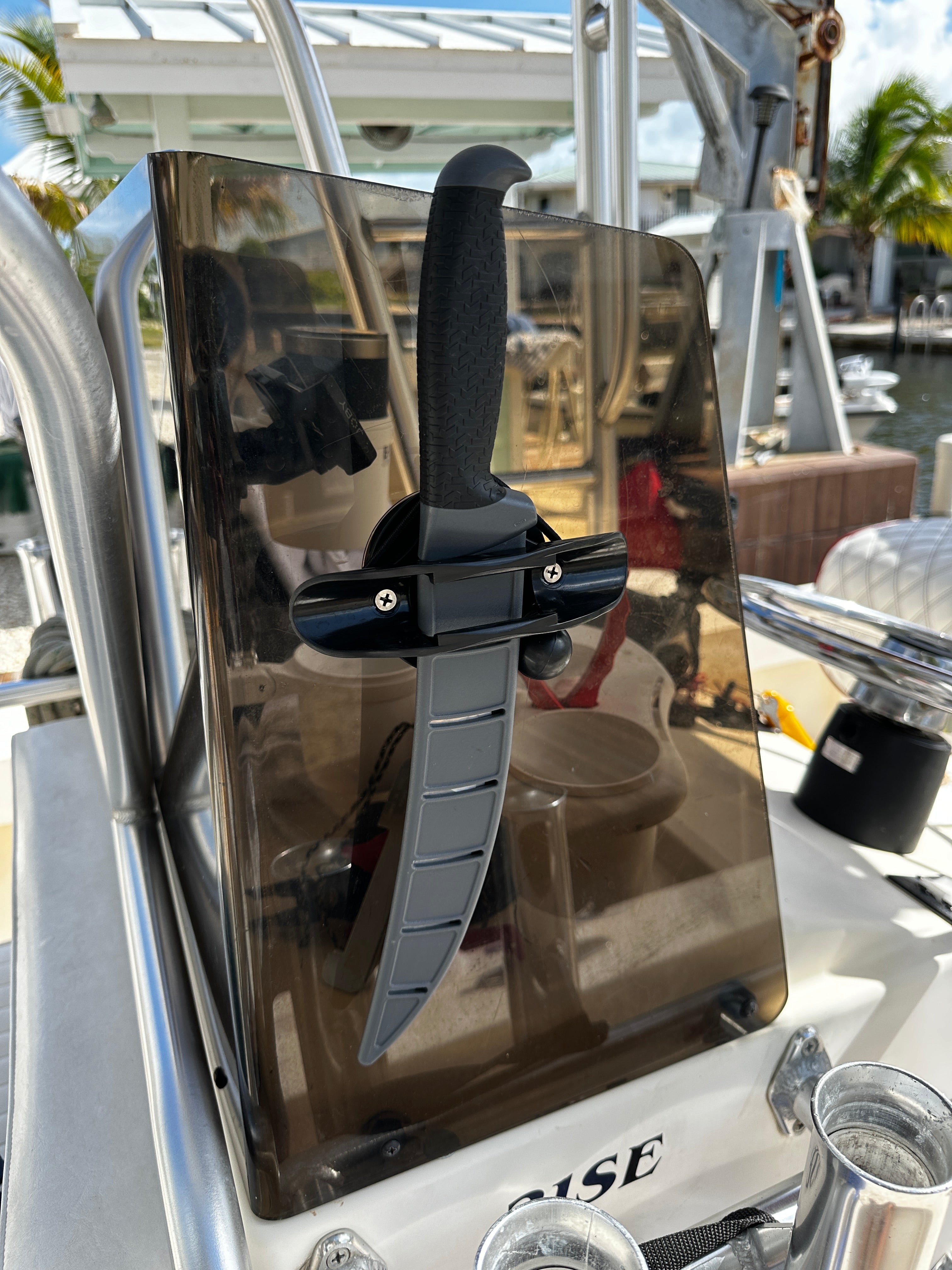 E-Sea Paddle Holder-Suction Mounted Paddle and Utility Clip - Keep Casting Fishing & Outdoors