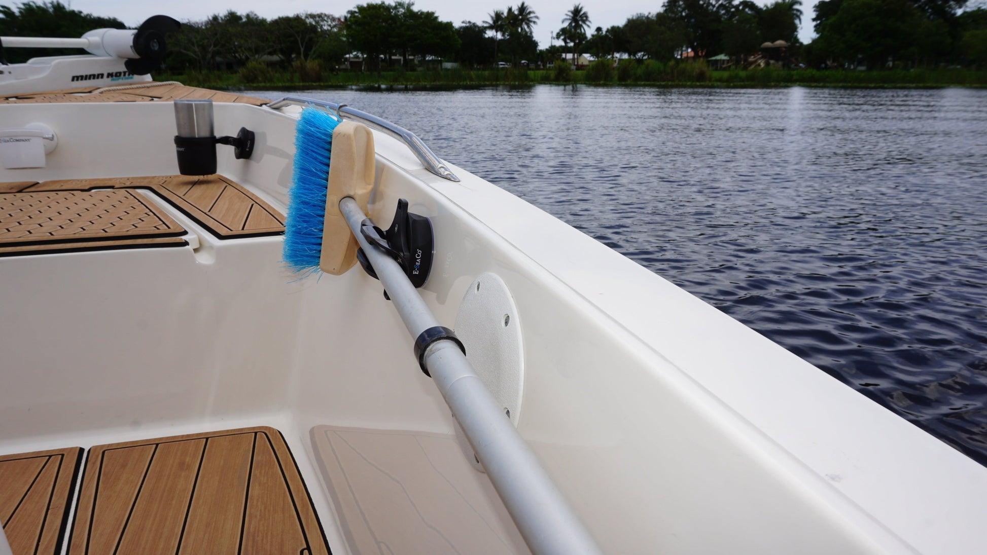 E-Sea Paddle Holder-Suction Mounted Paddle and Utility Clip - Keep Casting Fishing & Outdoors