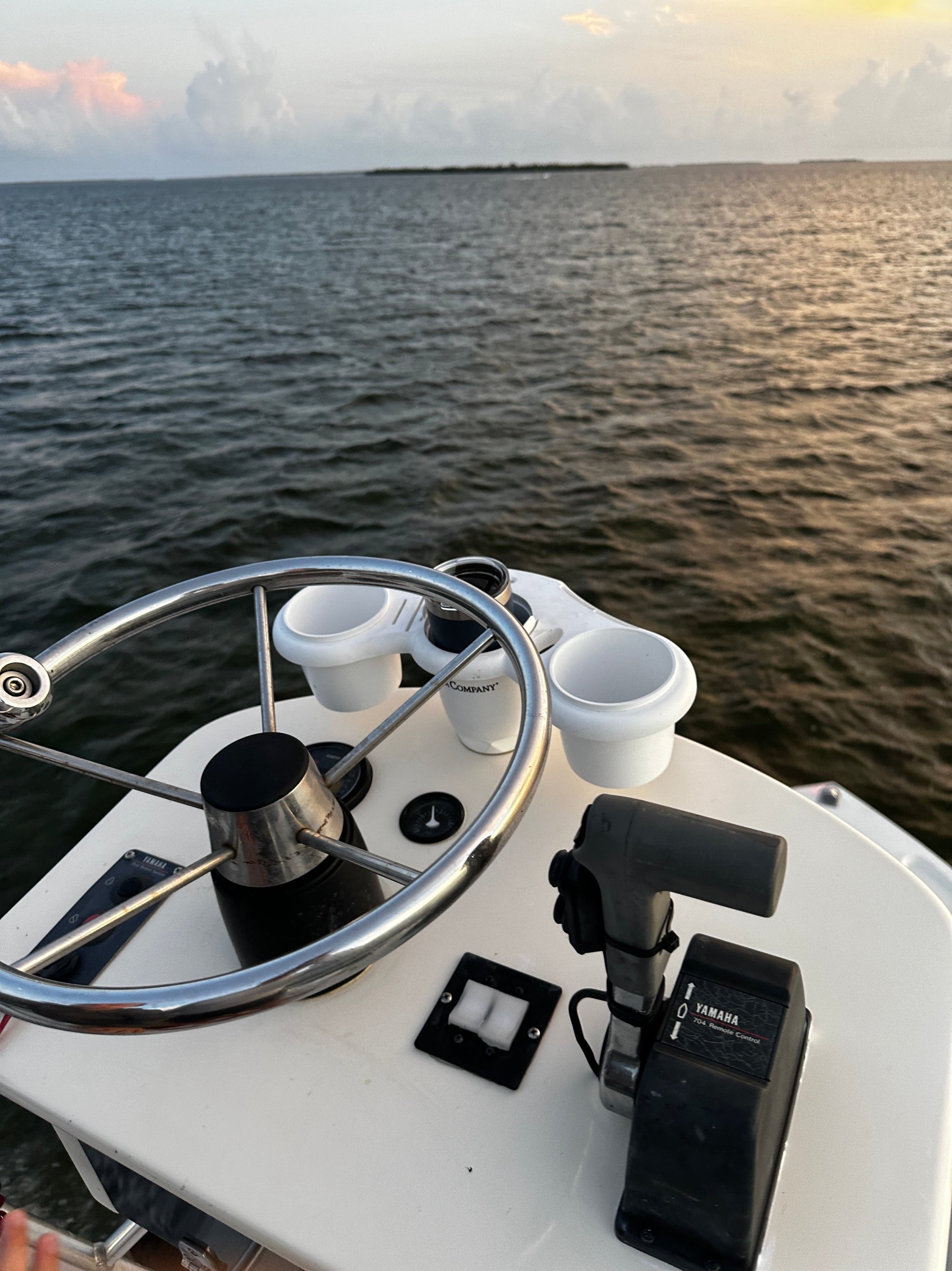 E-Sea Caddy Pro- Multi Cup Suction Mounted Drink Holder-White - Keep Casting Fishing & Outdoors
