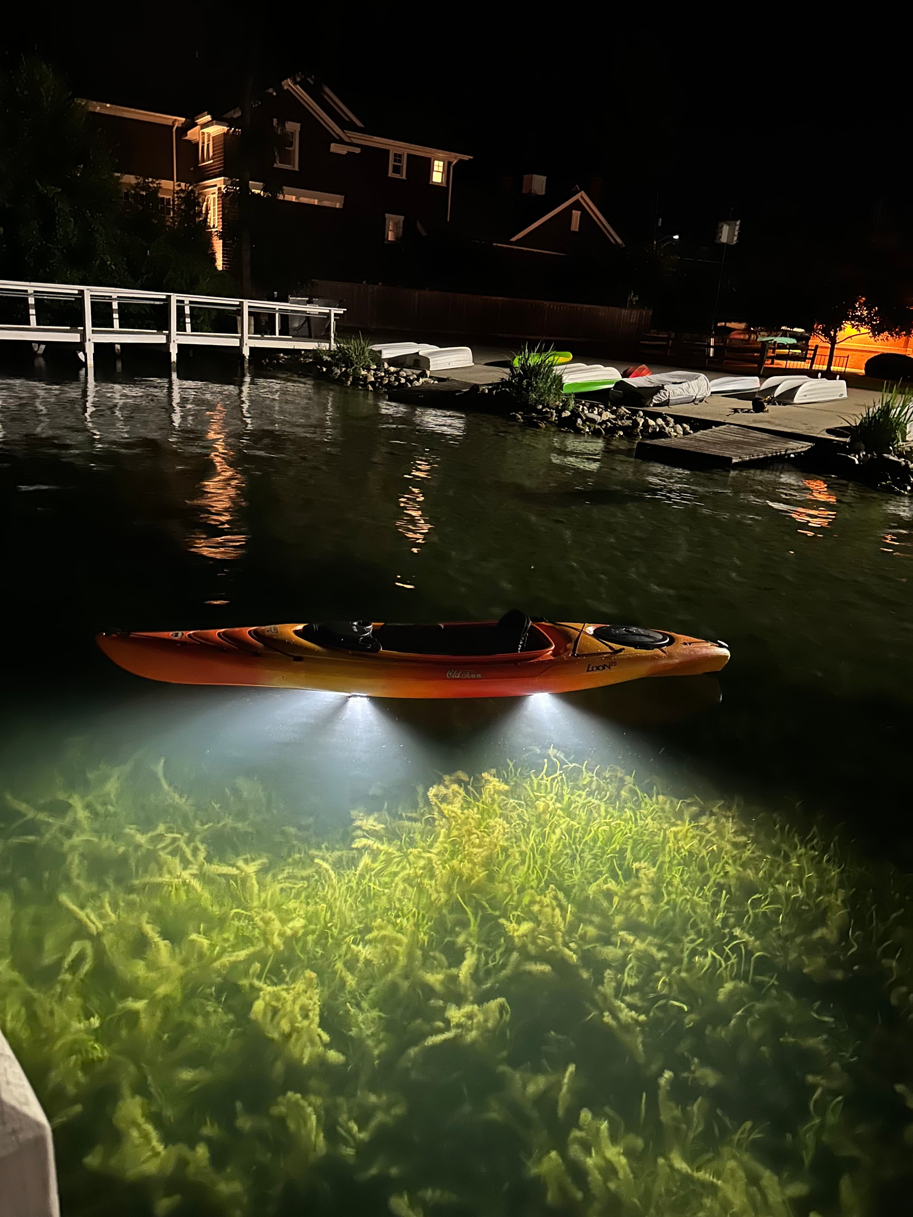 E-Sea Light- Suction Mounted Waterproof Floodlight - Keep Casting Fishing & Outdoors