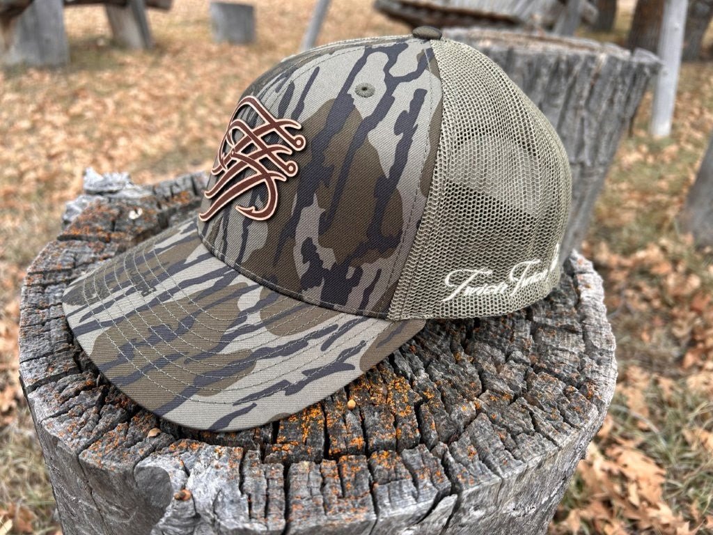 MOSSY OAK BOTTOMLAND-LEATHER PATCH - Keep Casting Fishing & Outdoors